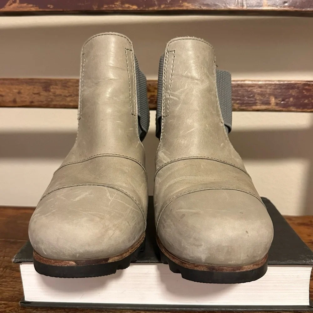 Sorel Addington Ankle Boots Quarry Light Gray Cut Out Heeled Booties Sandals